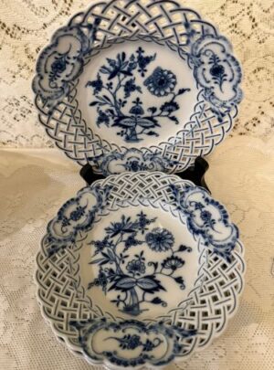 Pair of Meissen Reticulated Plates with a Cross Sword Back Stamp from Before 1890.