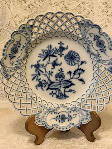 Meissen Blue Onion Reticulated Round Platter Meissen Blue Onion Reticulated Round Platter