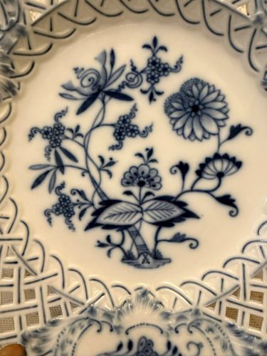 Meissen Blue Onion Reticulated Round Platter Meissen Blue Onion Reticulated Round Platter