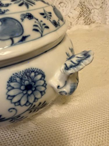 Meissen blue onion covered vegetable Meissen blue onion covered vegetable